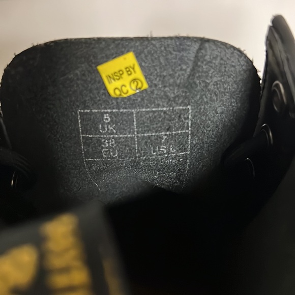 NWOT 1460 W BLACk Dr Martens size 7 - Picture 7 of 8